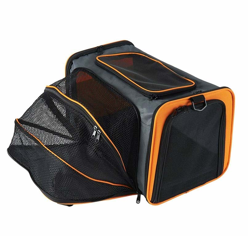 Dog travel carrier